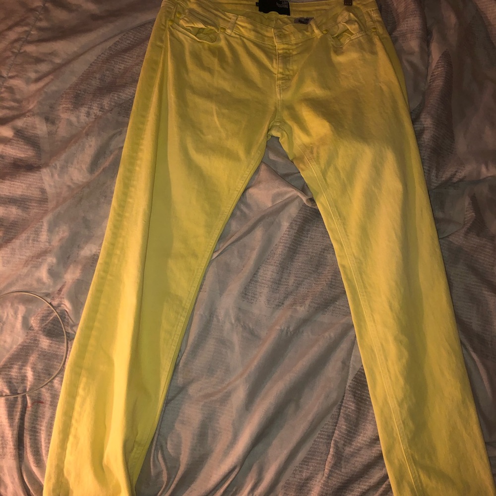 Yellow love moschino jeans